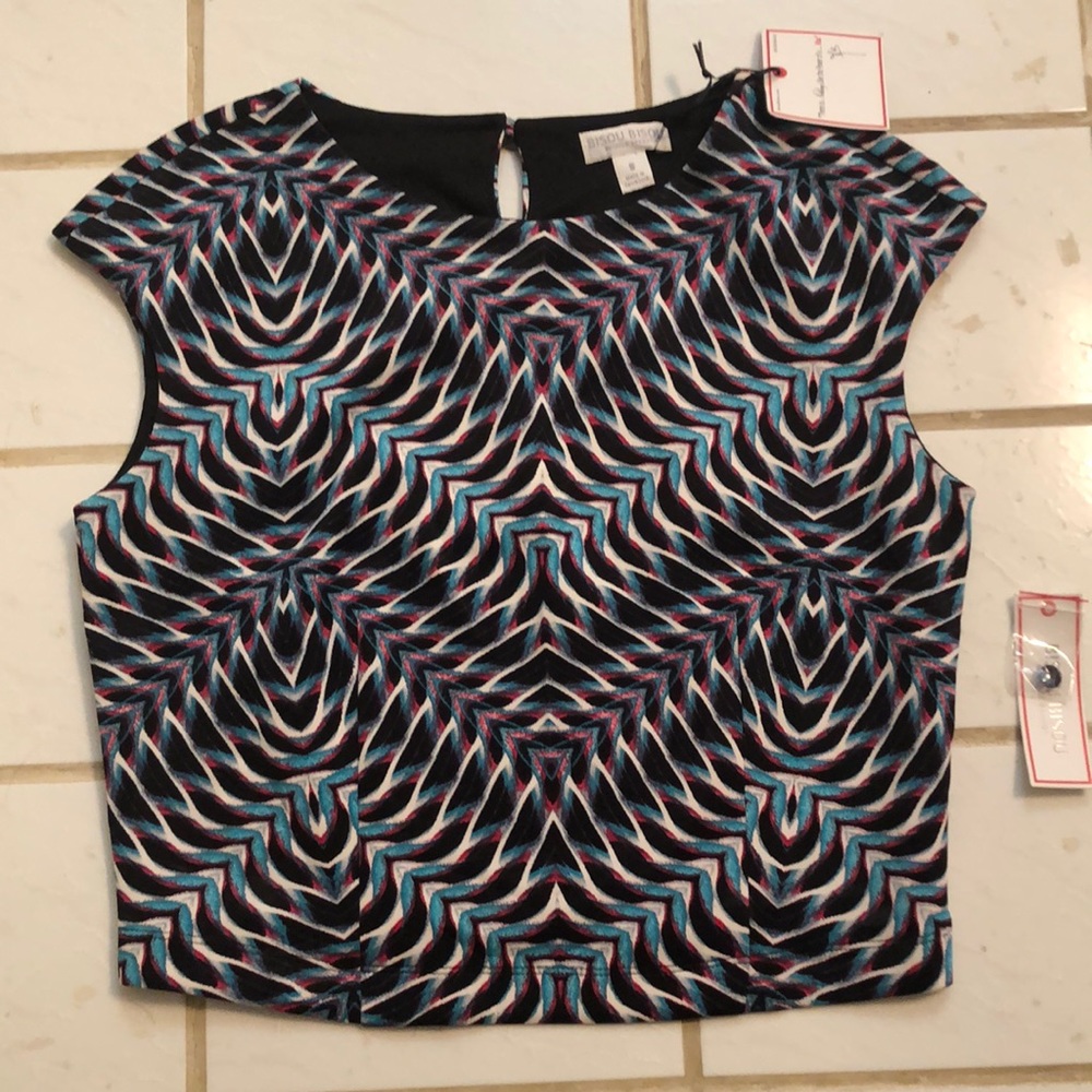 Bisou Bisou short top